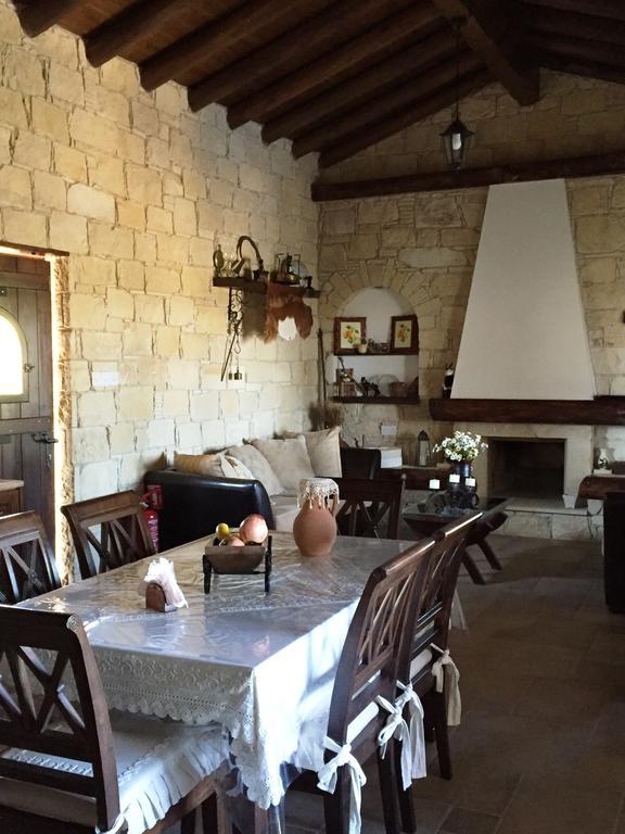 Paradise Traditional House Maroni エクステリア 写真