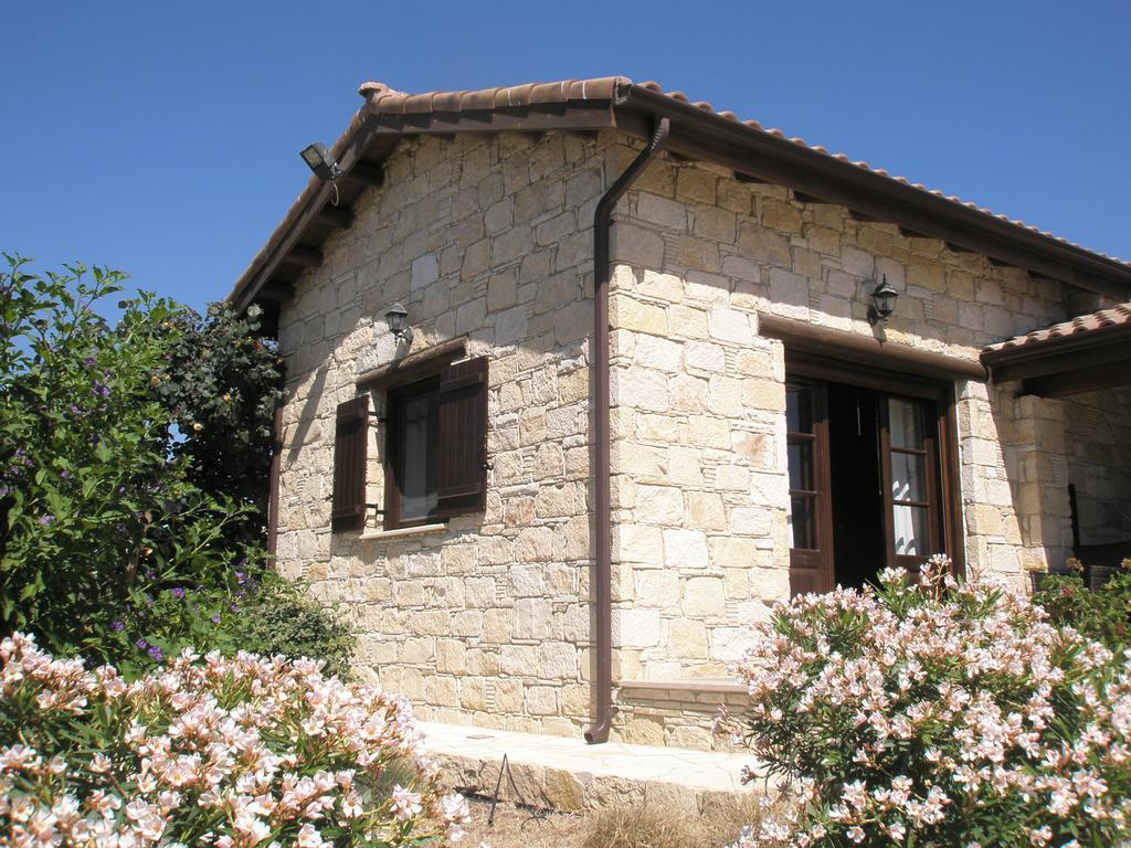 Paradise Traditional House Maroni エクステリア 写真